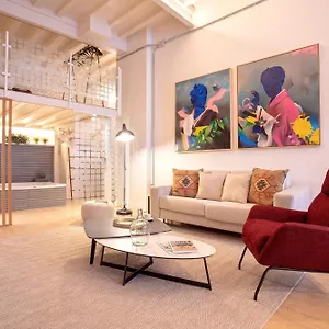 Appartement Genteel Santas Patronas